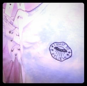 Luna Chix 👽 i want to Believe tee